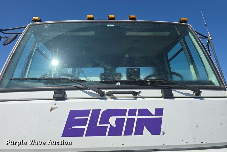 image for item DQ4578 2002 Elgin Eagle SC8000 street sweeper truck