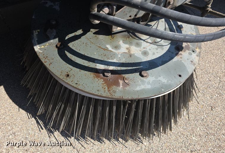 image for item DQ4578 2002 Elgin Eagle SC8000 street sweeper truck