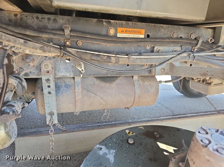 image for item DQ4578 2002 Elgin Eagle SC8000 street sweeper truck