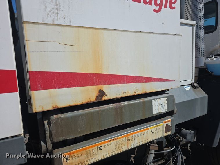 image for item DQ4578 2002 Elgin Eagle SC8000 street sweeper truck