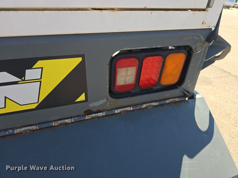 image for item DQ4578 2002 Elgin Eagle SC8000 street sweeper truck