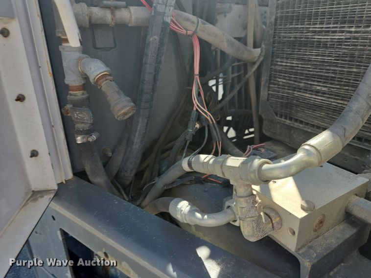 image for item DQ4578 2002 Elgin Eagle SC8000 street sweeper truck