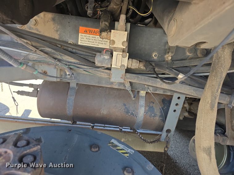 image for item DQ4578 2002 Elgin Eagle SC8000 street sweeper truck