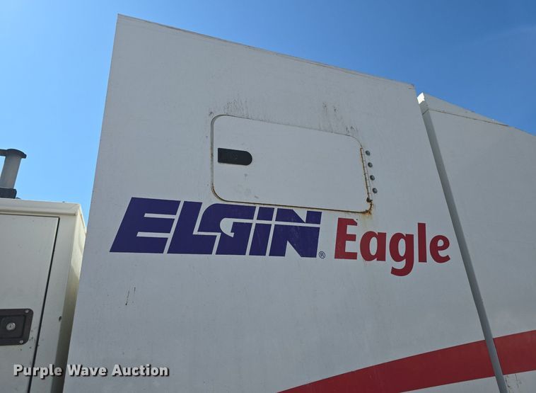 image for item DQ4578 2002 Elgin Eagle SC8000 street sweeper truck