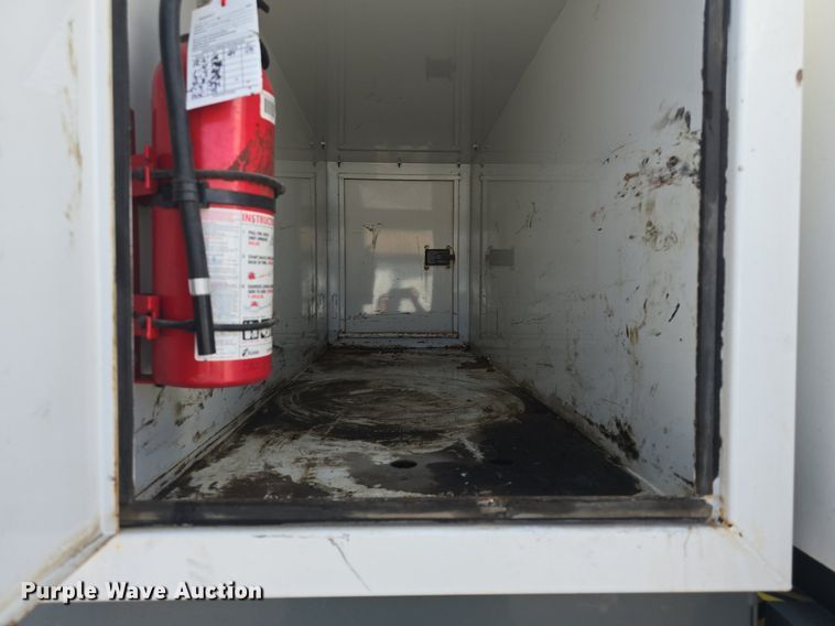 image for item DQ4578 2002 Elgin Eagle SC8000 street sweeper truck