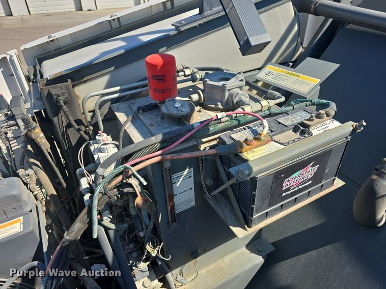 image for item DQ4578 2002 Elgin Eagle SC8000 street sweeper truck