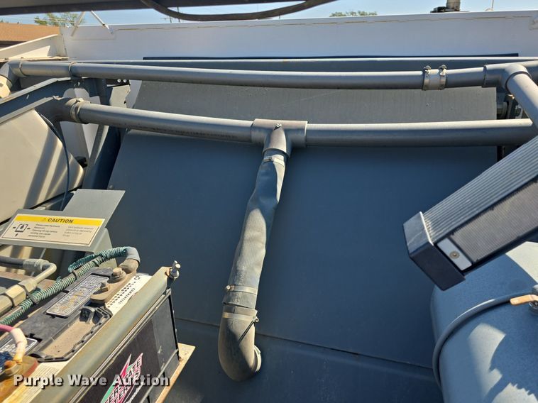 image for item DQ4578 2002 Elgin Eagle SC8000 street sweeper truck