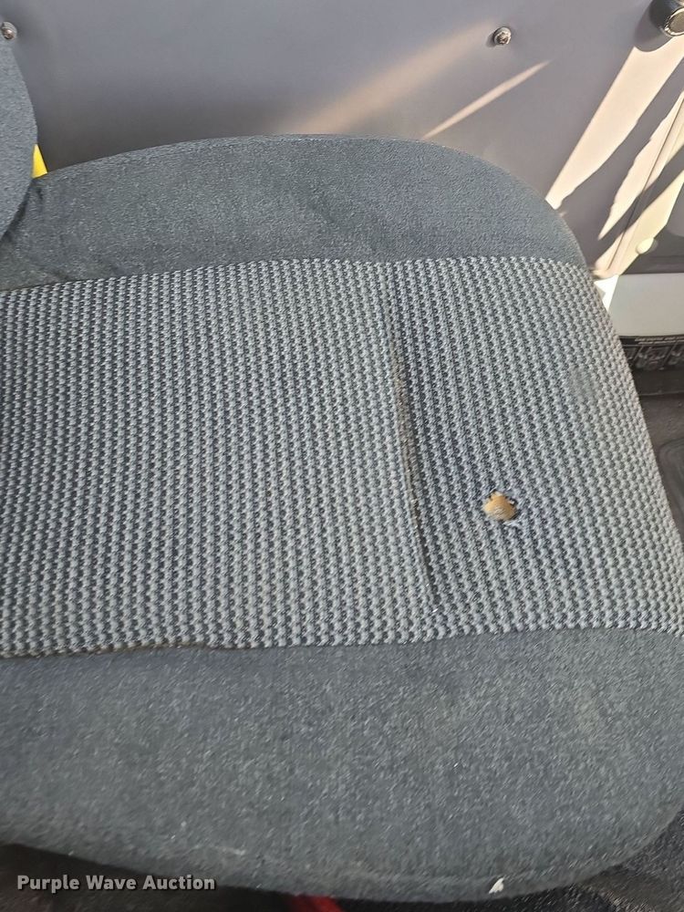 image for item DQ4578 2002 Elgin Eagle SC8000 street sweeper truck