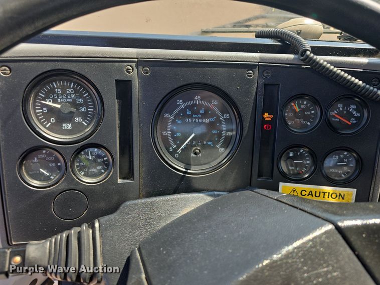 image for item DQ4578 2002 Elgin Eagle SC8000 street sweeper truck