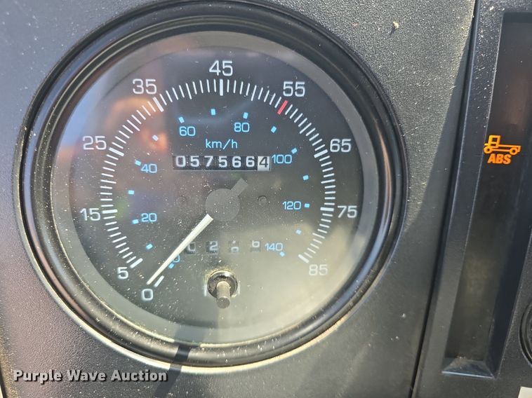 image for item DQ4578 2002 Elgin Eagle SC8000 street sweeper truck