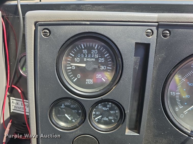 image for item DQ4578 2002 Elgin Eagle SC8000 street sweeper truck