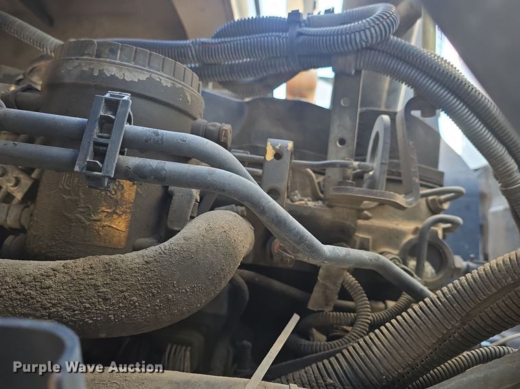 image for item DQ4578 2002 Elgin Eagle SC8000 street sweeper truck