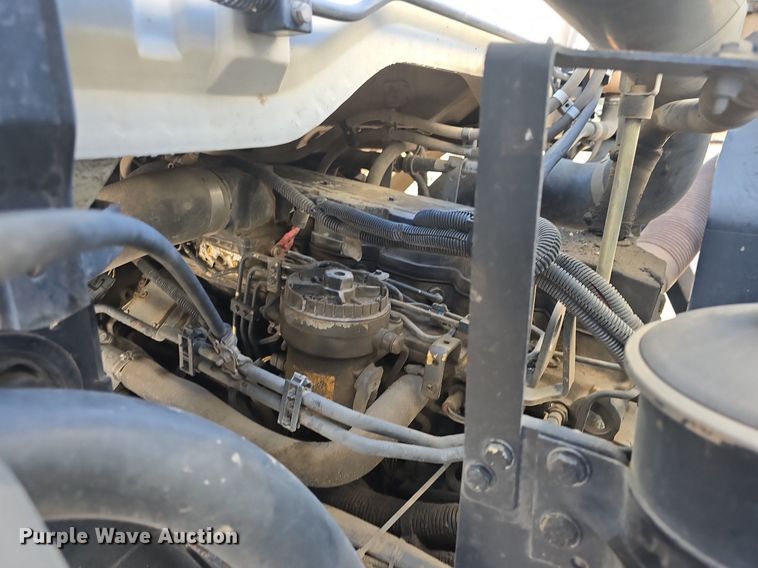 image for item DQ4578 2002 Elgin Eagle SC8000 street sweeper truck