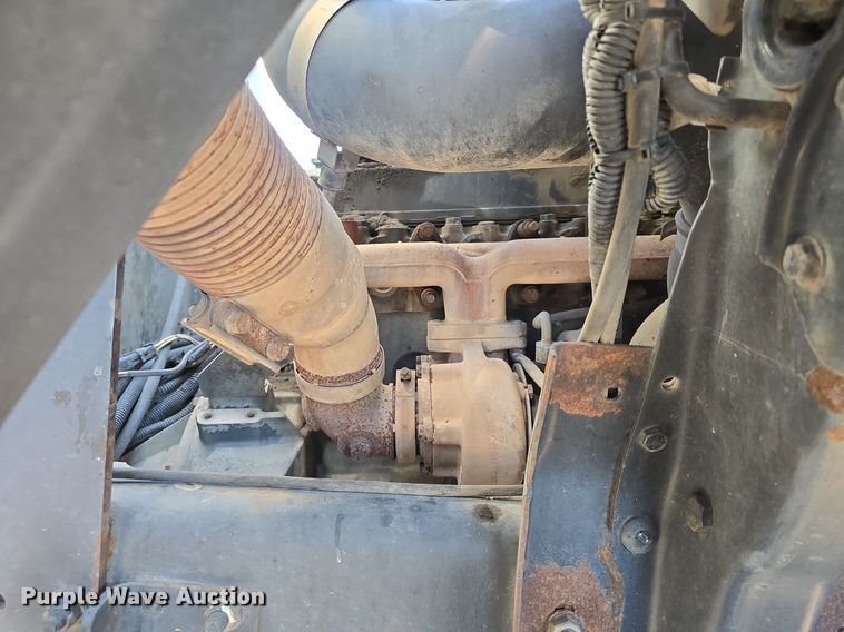 image for item DQ4578 2002 Elgin Eagle SC8000 street sweeper truck