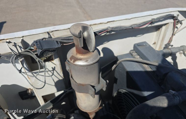 image for item DQ4578 2002 Elgin Eagle SC8000 street sweeper truck