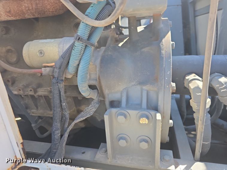 image for item DQ4578 2002 Elgin Eagle SC8000 street sweeper truck