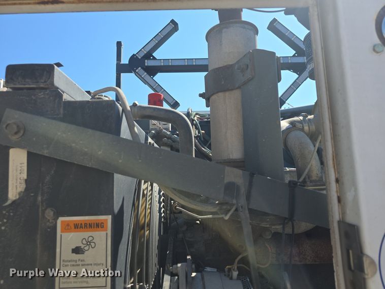 image for item DQ4578 2002 Elgin Eagle SC8000 street sweeper truck