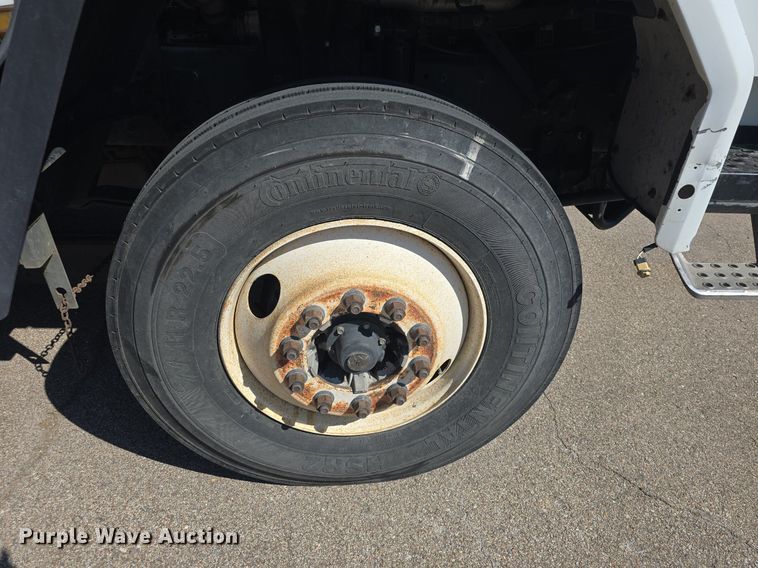 image for item DQ4578 2002 Elgin Eagle SC8000 street sweeper truck