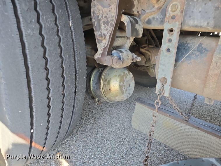 image for item DQ4578 2002 Elgin Eagle SC8000 street sweeper truck