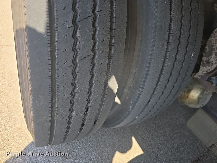 image for item DQ4578 2002 Elgin Eagle SC8000 street sweeper truck