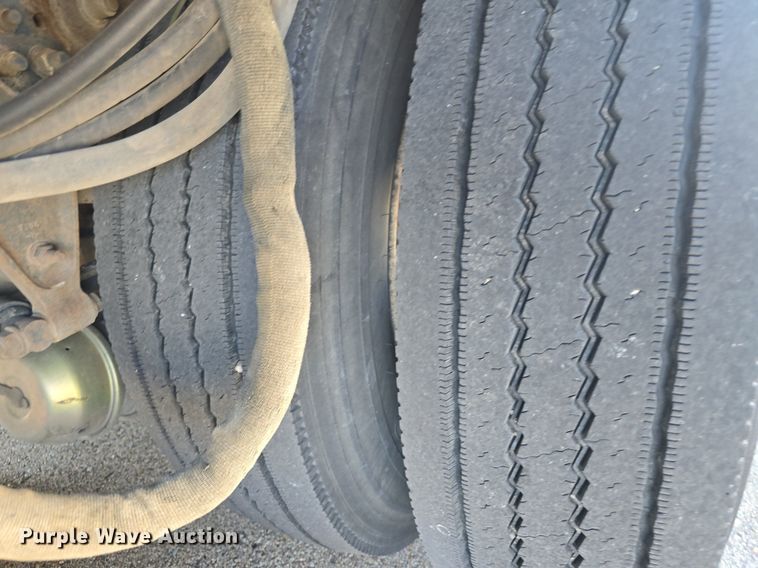 image for item DQ4578 2002 Elgin Eagle SC8000 street sweeper truck