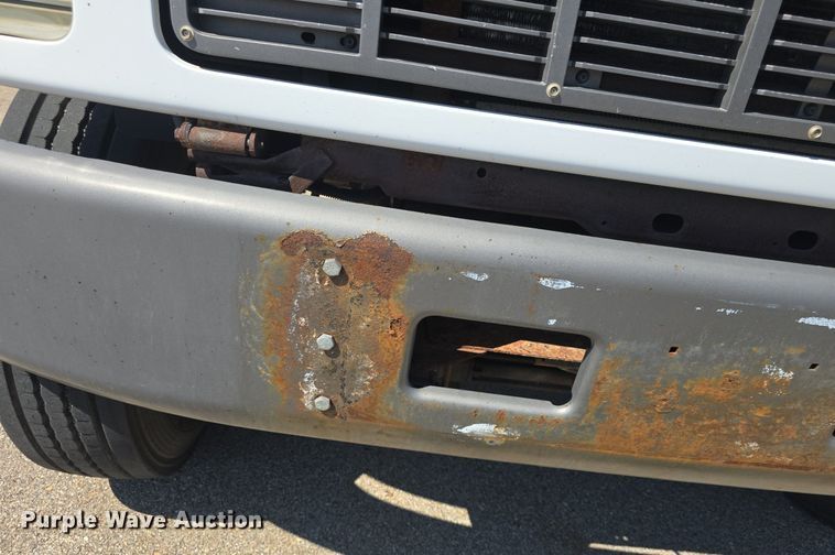 image for item DQ4583 2001 GMC  C7500 oil distributor truck