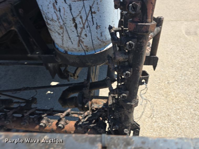 image for item DQ4583 2001 GMC  C7500 oil distributor truck