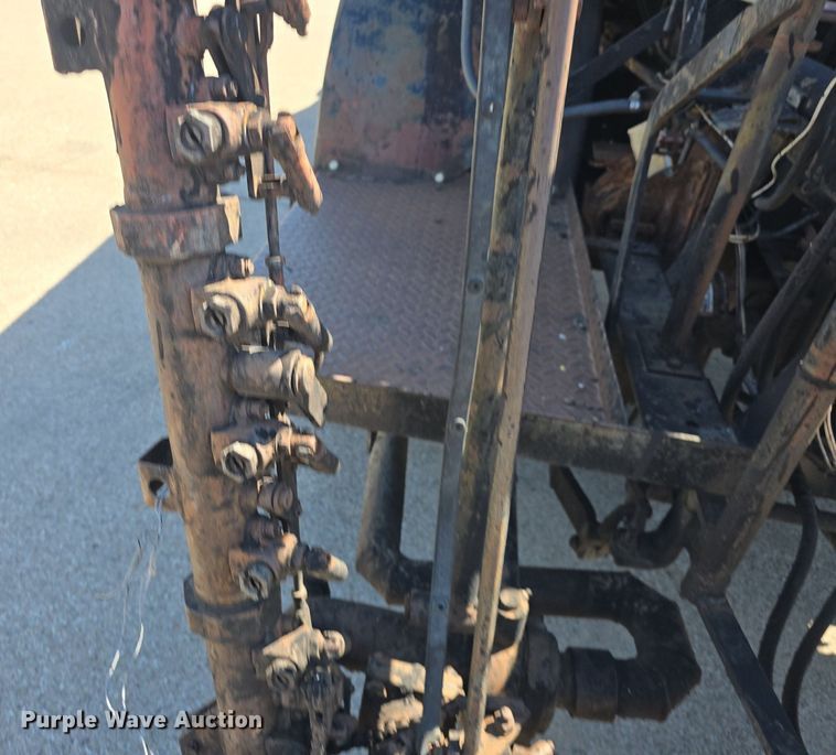 image for item DQ4583 2001 GMC  C7500 oil distributor truck