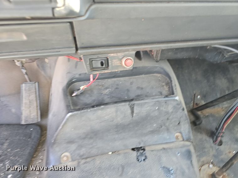 image for item DQ4583 2001 GMC  C7500 oil distributor truck