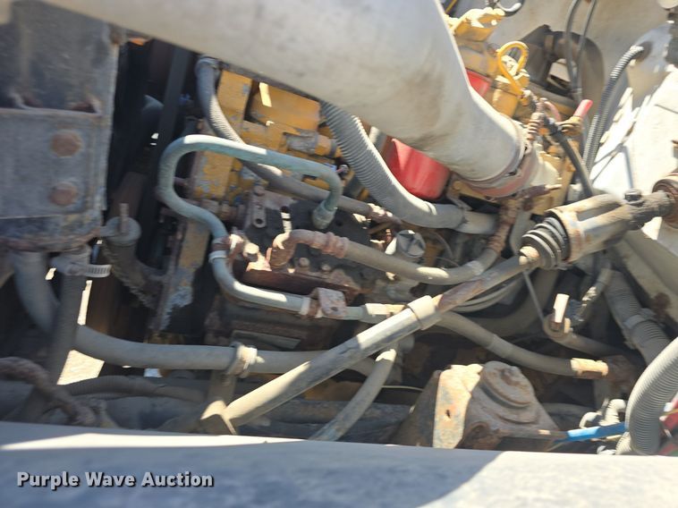 image for item DQ4583 2001 GMC  C7500 oil distributor truck