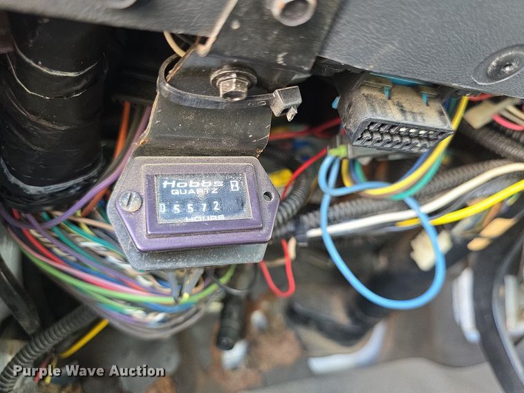 image for item DQ4583 2001 GMC  C7500 oil distributor truck