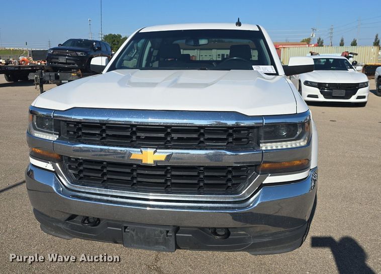 image for item DQ4588 2018 Chevrolet Silverado 1500 Crew Cab pickup truck