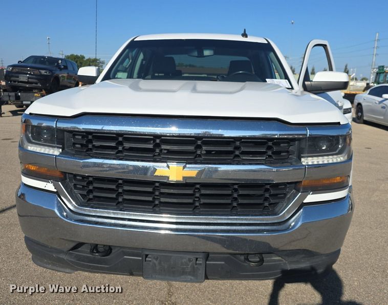 image for item DQ4588 2018 Chevrolet Silverado 1500 Crew Cab pickup truck