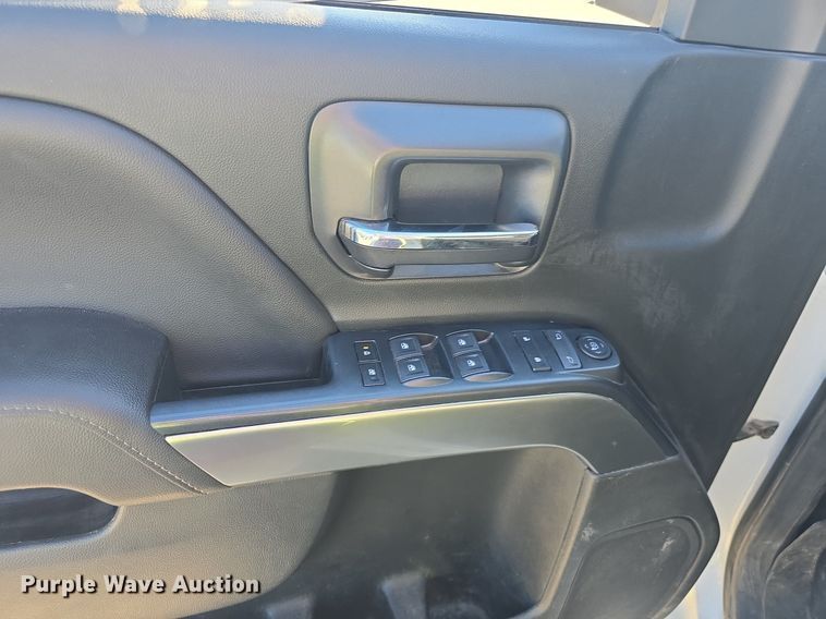 image for item DQ4588 2018 Chevrolet Silverado 1500 Crew Cab pickup truck