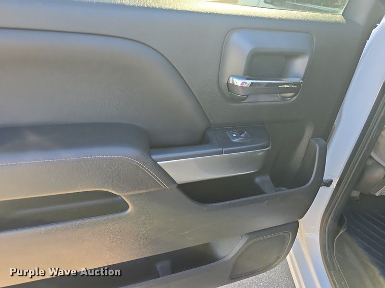 image for item DQ4588 2018 Chevrolet Silverado 1500 Crew Cab pickup truck