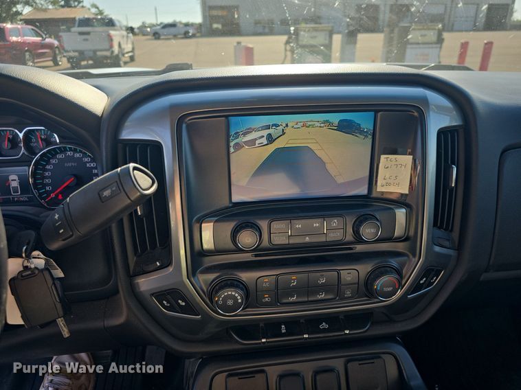 image for item DQ4588 2018 Chevrolet Silverado 1500 Crew Cab pickup truck