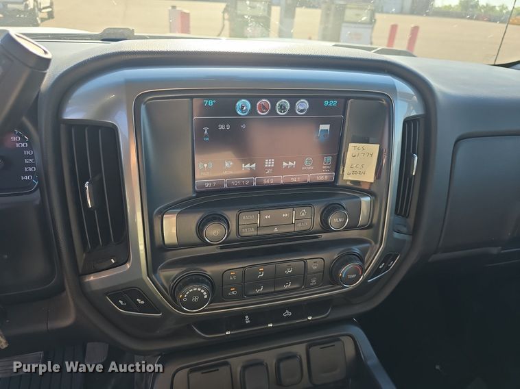 image for item DQ4588 2018 Chevrolet Silverado 1500 Crew Cab pickup truck