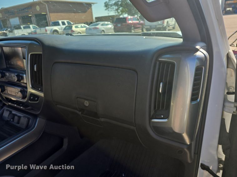 image for item DQ4588 2018 Chevrolet Silverado 1500 Crew Cab pickup truck