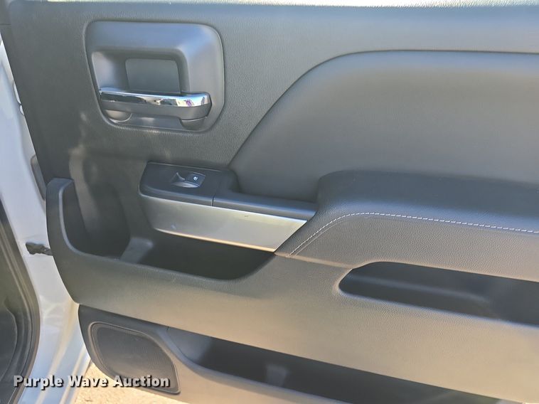 image for item DQ4588 2018 Chevrolet Silverado 1500 Crew Cab pickup truck