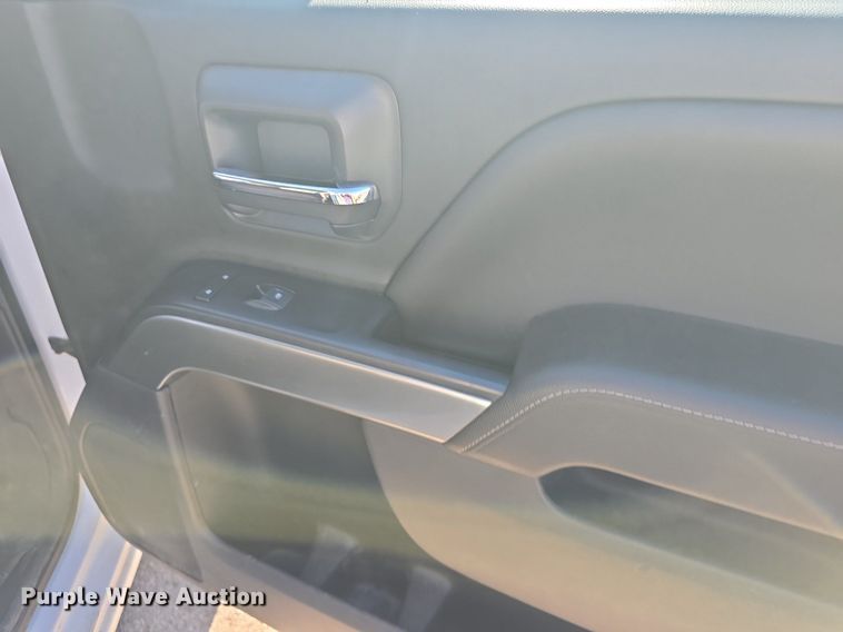 image for item DQ4588 2018 Chevrolet Silverado 1500 Crew Cab pickup truck