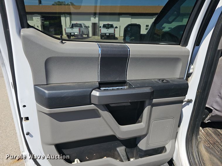 image for item DQ4594 2016 Ford F150 XLT  SuperCrew pickup truck