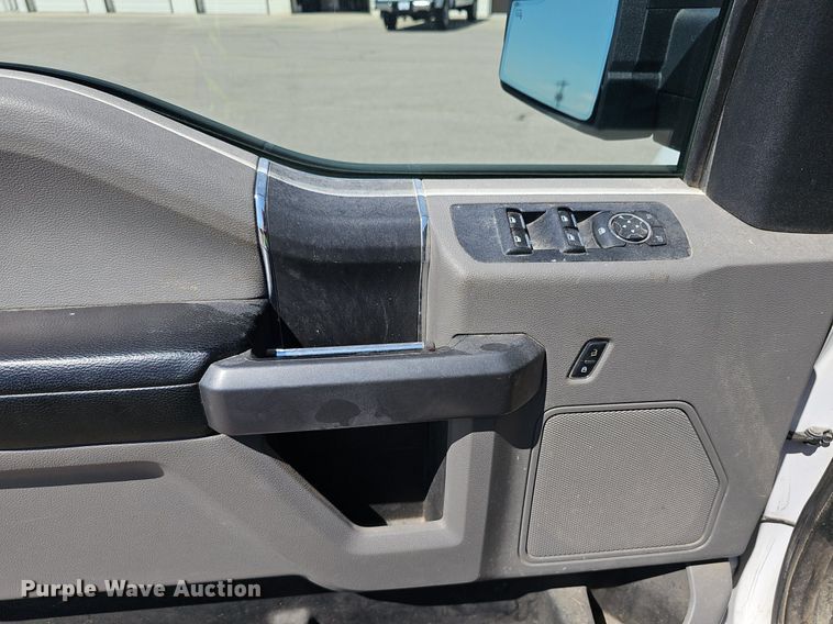 image for item DQ4594 2016 Ford F150 XLT  SuperCrew pickup truck