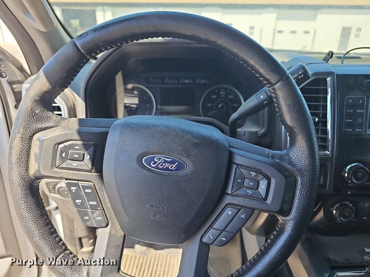 image for item DQ4594 2016 Ford F150 XLT  SuperCrew pickup truck