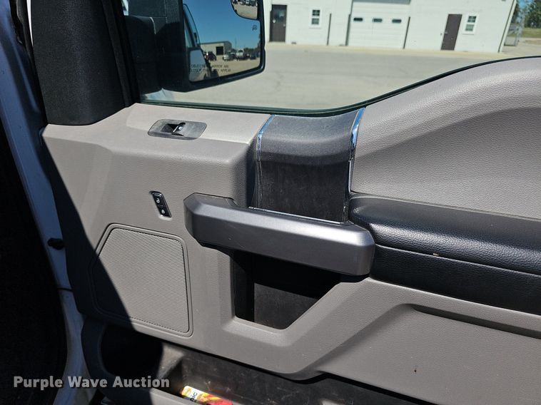 image for item DQ4594 2016 Ford F150 XLT  SuperCrew pickup truck