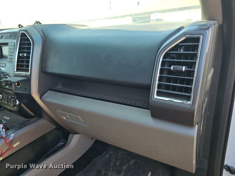 image for item DQ4594 2016 Ford F150 XLT  SuperCrew pickup truck