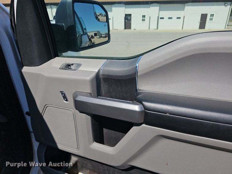 image for item DQ4594 2016 Ford F150 XLT  SuperCrew pickup truck