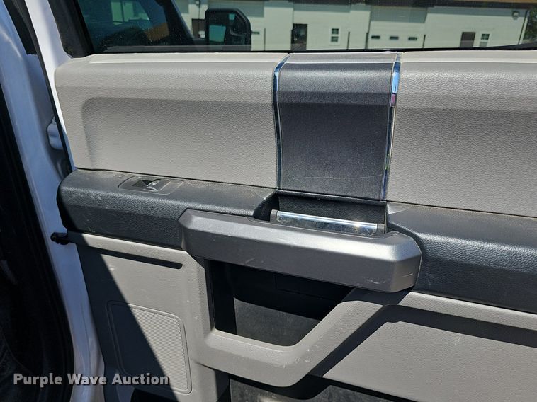 image for item DQ4594 2016 Ford F150 XLT  SuperCrew pickup truck