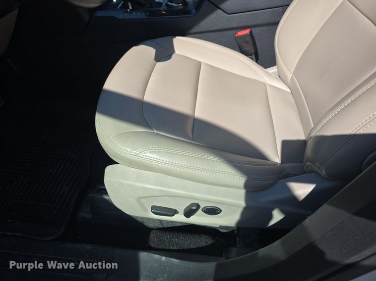 image for item DQ4596 2019 Ford Explorer XLT SUV