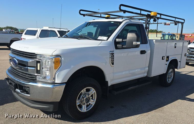 image for item DQ4603 2017 Ford F250 Super Duty XLT  utility bed pickup truck