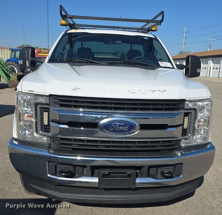 image for item DQ4603 2017 Ford F250 Super Duty XLT  utility bed pickup truck